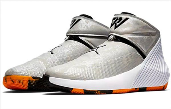 Nike Air Jordan Miksi Ei Zer01 Naisten Tennarit Hopea