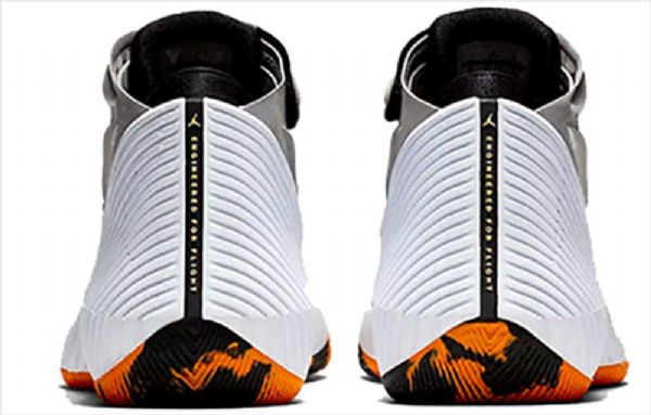 Nike Air Jordan Miksi Ei Zer01 Naisten Tennarit Hopea
