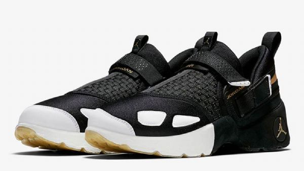 Nike Air Jordan Trunner Lx Bhm Kengät Miehille Mustavalkoinen