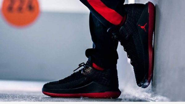 Nike Air Jordan 32 Matalat Kengät Miehille Musta Punainen