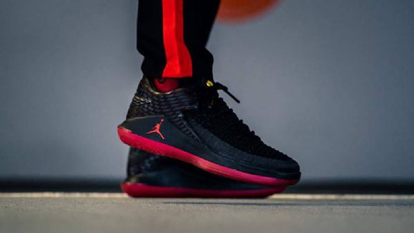 Nike Air Jordan 32 Matalat Kengät Miehille Musta Punainen