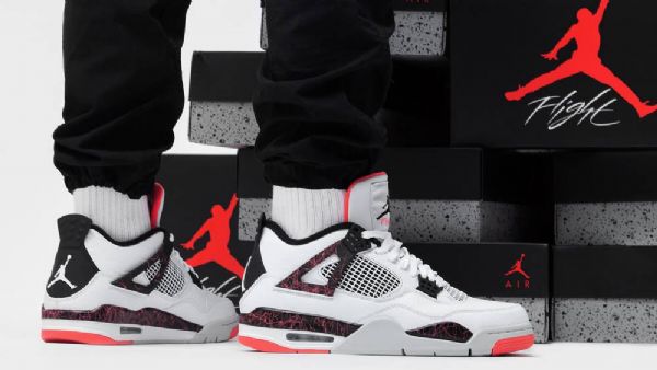 Nike Air Jordan 4 Hot Lava Kengät Miehille Valkoinen Punainen