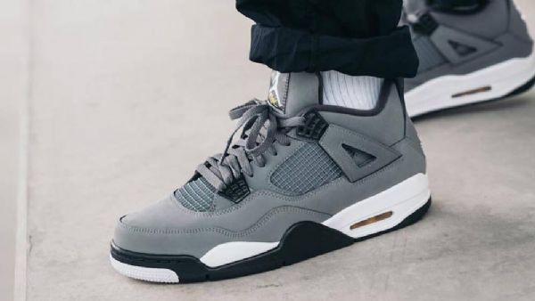 Nike Air Jordan 4 Kengät Miehille Harmaa