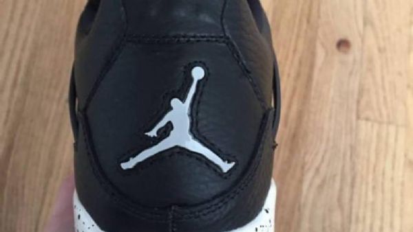 Nike Air Jordan 4 Oreo Kengät Miehille Musta