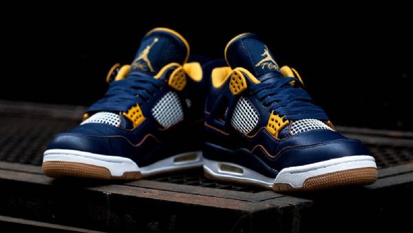 Nike Air Jordan 4 Retrokengät Miehille Laivastonsininen Kulta