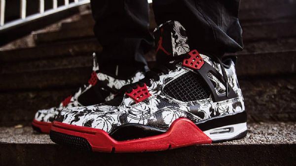 Nike Air Jordan 4 Tatuointikengät Miehille Monivärinen