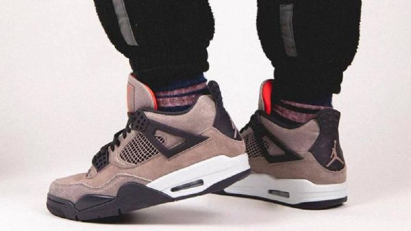 Nike Air Jordan 4 Taupe Haze Kengät Naisten Ruskeat