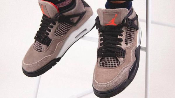Nike Air Jordan 4 Taupe Haze Kengät Naisten Ruskeat
