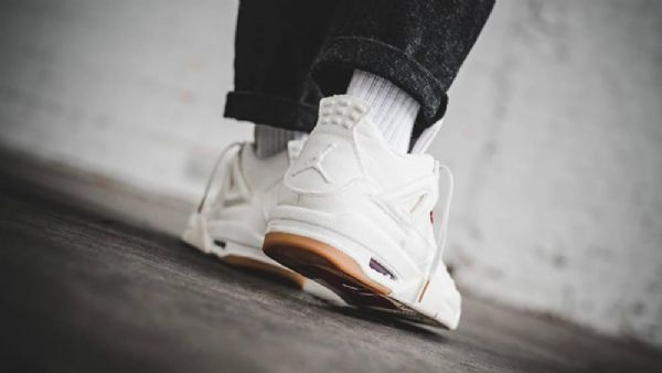 Nike Levis Air Jordan 4 Kengät Miehille Valkoinen