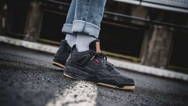 Nike Levis Air Jordan 4 Miesten Kengät Musta