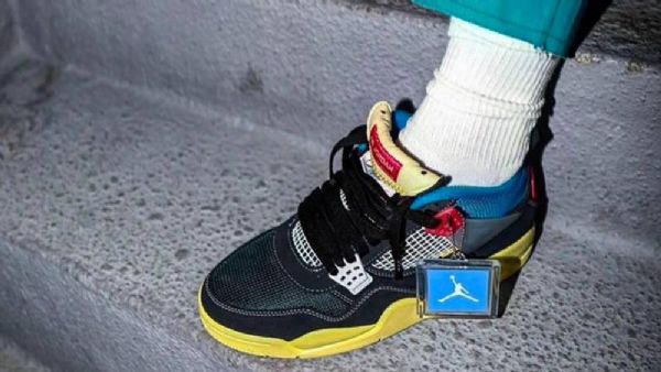 Nike Union Air Jordan 4 Off Noir Kengät Naisille Mustat