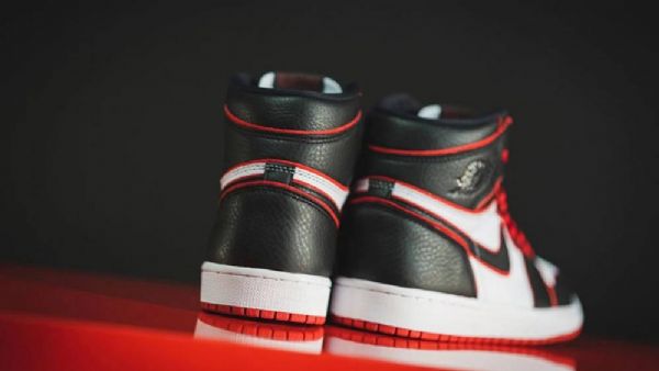 Nike Air Jordan 1 Bloodline Kengät Naisille Musta Valkoinen Punainen