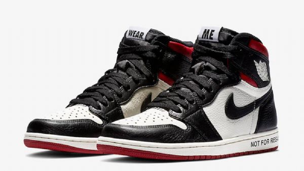 Nike Air Jordan 1 Ei Jälleenmyyntikengät Miehille Musta Valkoinen