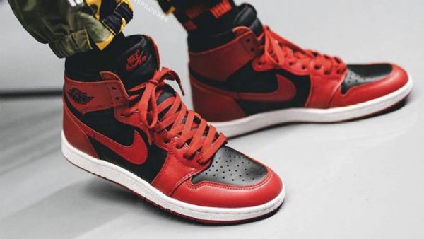 Nike Air Jordan 1 Hi 85 Miesten Kengät Punainen Musta