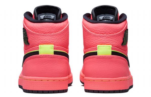 Nike Air Jordan 1 High Topit Premium Retro Koripallokengät Naisille Coral