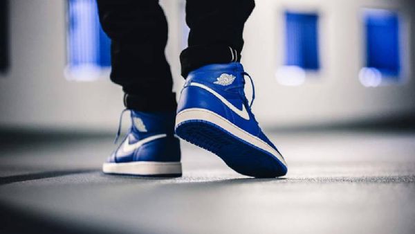 Nike Air Jordan 1 Hyper Royal Kengät Miehille Siniset