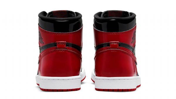 Nike Air Jordan 1 Korkeat Topit Og Patentoidut Leveät Kengät Naisille Musta Punainen