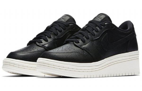 Nike Air Jordan 1 Lifted Retro Koripallokengät Naisille Mustat