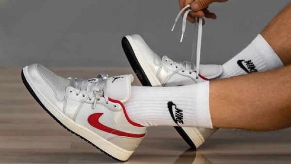 Nike Air Jordan 1 Matalat Kengät Miehille Valkoinen Punainen