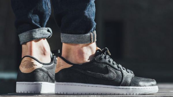 Nike Air Jordan 1 Matalat Kengät Miesten Musta