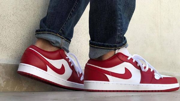 Nike Air Jordan 1 Matalat Kengät Naisille Punainen