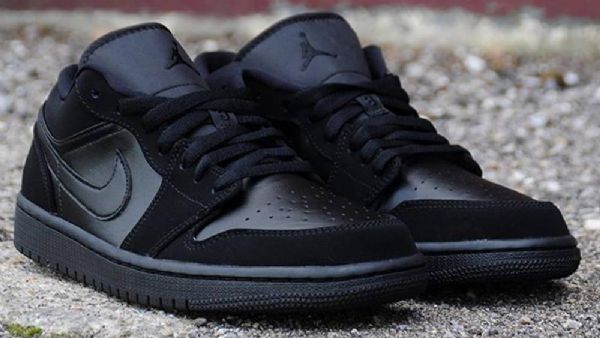 Nike Air Jordan 1 Matalat Miesten Kolmikengät Mustat