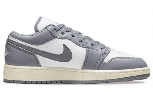 Nike Air Jordan 1 Matalat Topit Gs Koripallokengät Miehille Harmaa