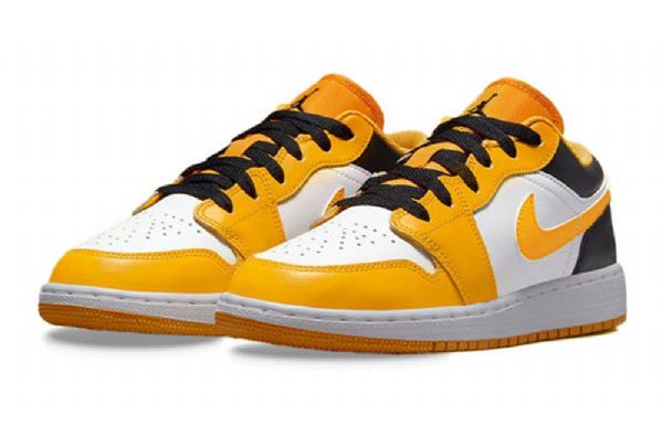Nike Air Jordan 1 Matalat Topit Gs Koripallokengät Miehille Kultavalkoinen