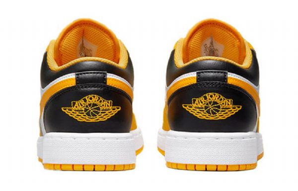 Nike Air Jordan 1 Matalat Topit Gs Koripallokengät Miehille Kultavalkoinen