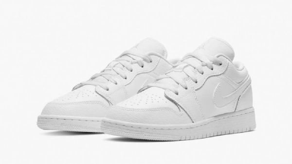 Nike Air Jordan 1 Matalat Topit Gs Triple Kengät Miehille Valkoinen