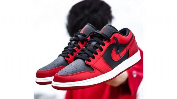 Nike Air Jordan 1 Matalat Topit Reverse Leveät Kengät Miehille Punainen Valkoinen