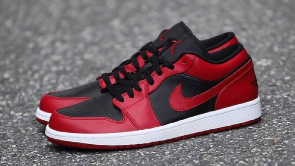 Nike Air Jordan 1 Matalat Topit Reverse Leveät Kengät Miehille Punainen Valkoinen