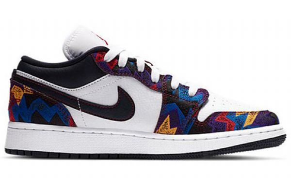 Nike Air Jordan 1 Matalat Topit Se Retro Koripallokengät Miehille Monivärinen