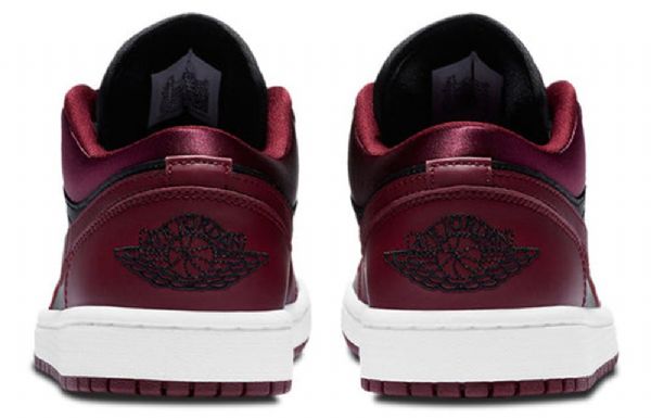 Nike Air Jordan 1 Matalat Topit Se Retro Koripallokengät Naisille Burgundy Valkoinen