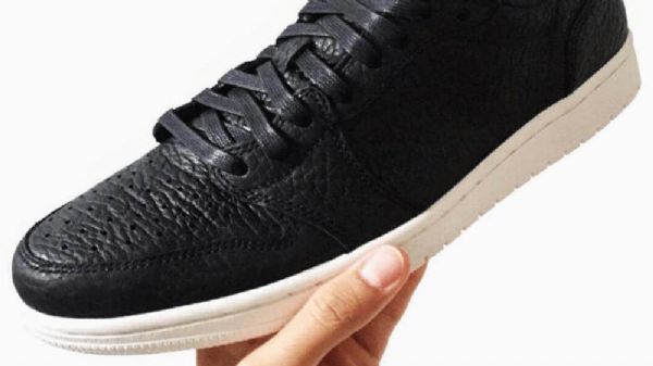 Nike Air Jordan 1 Matalat Topit Swooshless Miesten Kengät Musta