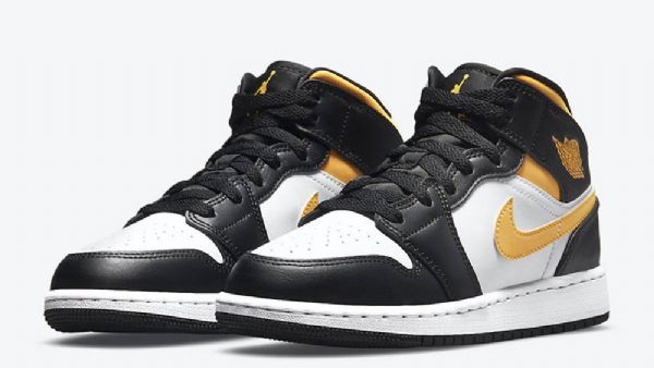 Nike Air Jordan 1 Mid Tops Gs Kengät Miehille Musta Valkokulta