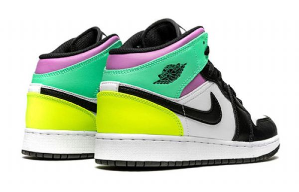 Nike Air Jordan 1 Mid Tops Gs Koripallokengät Miehille Monivärinen