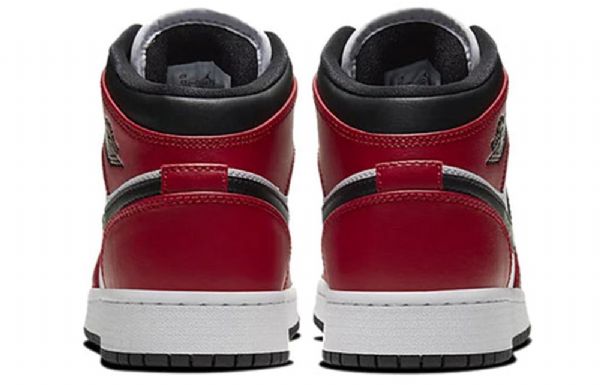 Nike Air Jordan 1 Mid Tops Gs Koripallokengät Miehille Musta