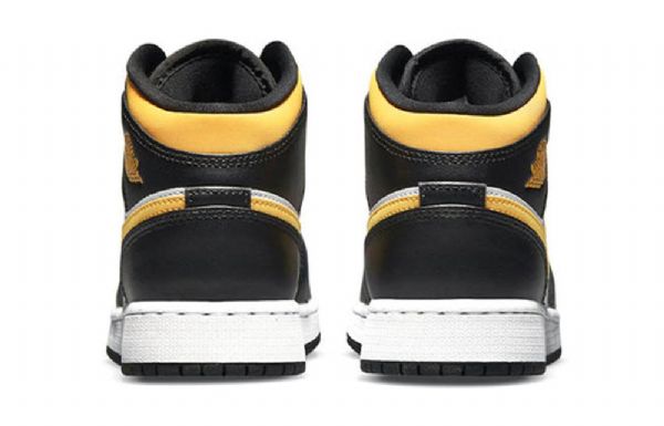 Nike Air Jordan 1 Mid Tops Gs Koripallokengät Miehille Musta Kulta