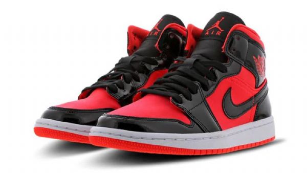 Nike Air Jordan 1 Mid Tops Hot Punch Kengät Naisille Musta Punainen