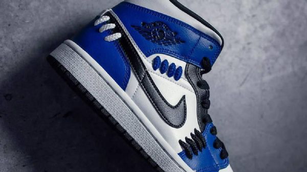 Nike Air Jordan 1 Mid Tops Katso Sisterhood Kengät Miehille Sininen