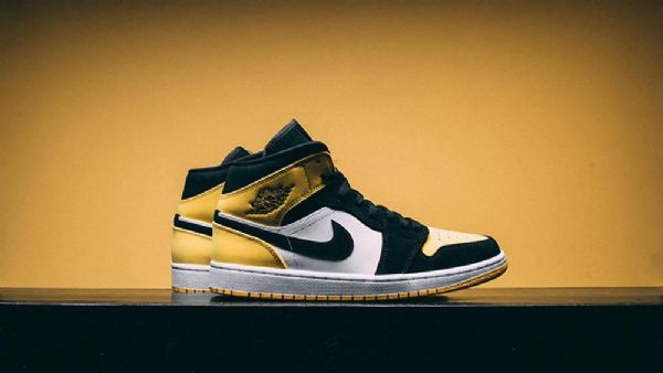 Nike Air Jordan 1 Mid Tops Kengät Miehille Keltainen