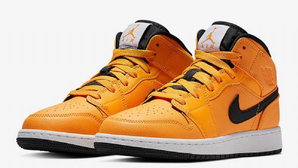 Nike Air Jordan 1 Mid Tops Kengät Miehille Kulta Musta