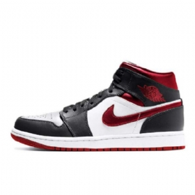 Nike Air Jordan 1 Mid Tops Kengät Miehille Musta Punainen