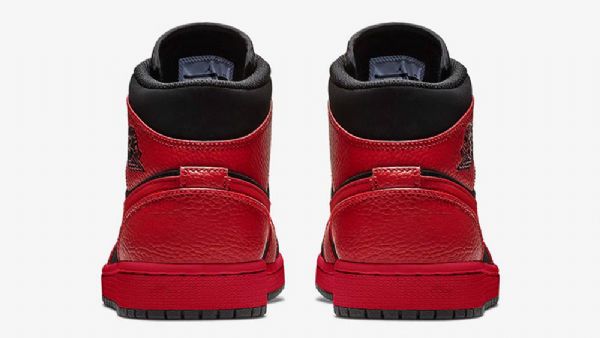 Nike Air Jordan 1 Mid Tops Kengät Miehille Musta Punainen