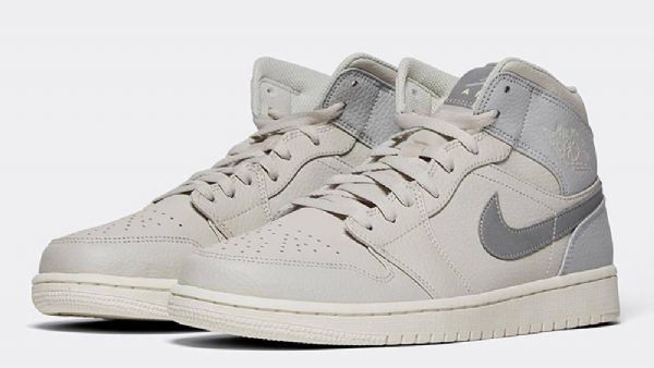 Nike Air Jordan 1 Mid Tops Kengät Miehille Vaaleanharmaa