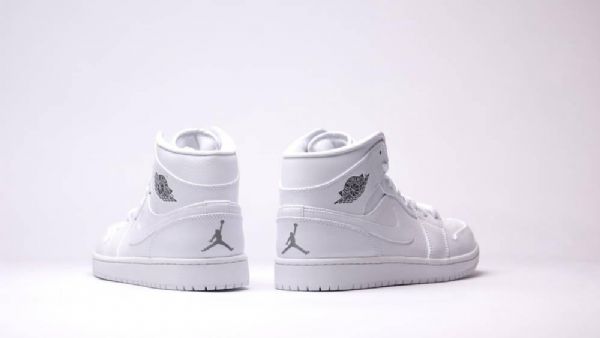 Nike Air Jordan 1 Mid Tops Kengät Miehille Valkoinen