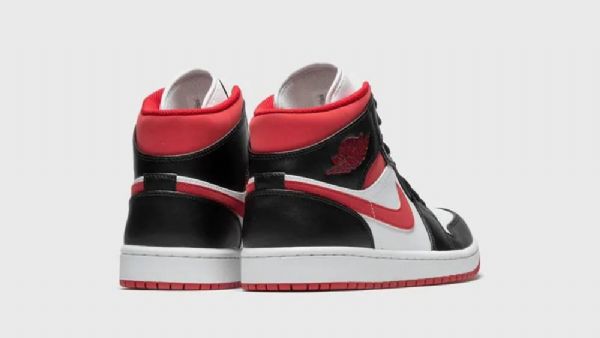 Nike Air Jordan 1 Mid Tops Kengät Naisille Musta Punainen