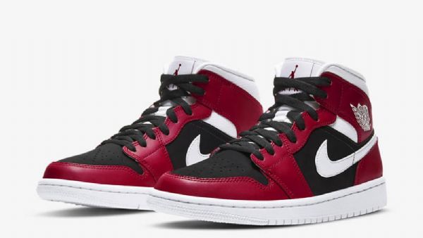 Nike Air Jordan 1 Mid Tops Kengät Naisille Punainen Musta