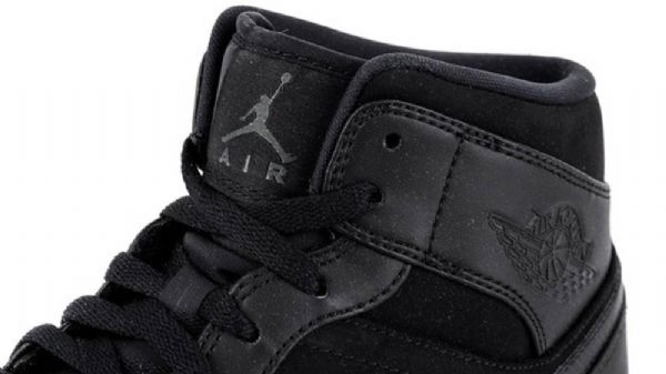 Nike Air Jordan 1 Mid Tops Kolminkertaiset Miesten Kengät Musta